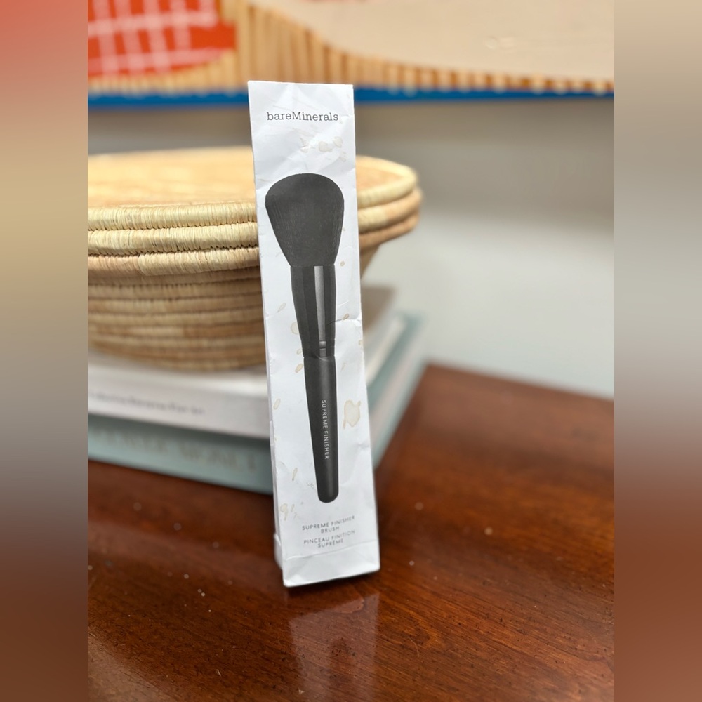 bareMinerals Supreme Finisher Brush Vegan Synthetic Finishing Brush NIP